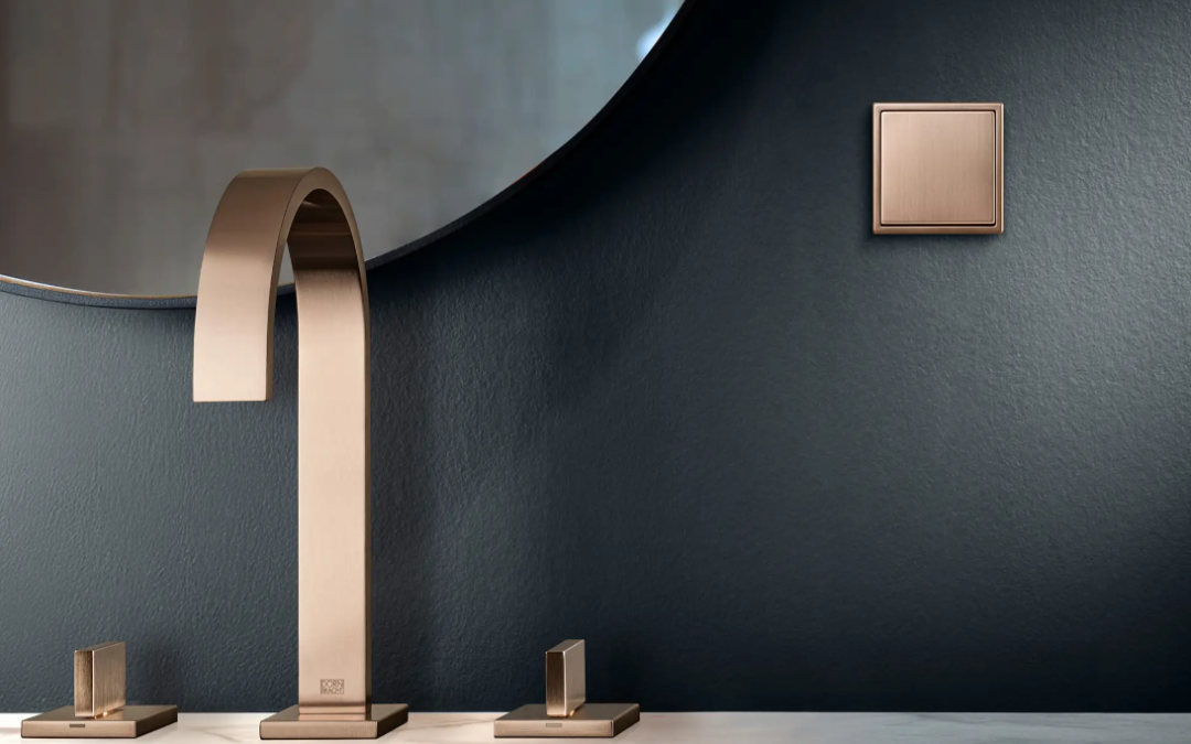 JUNG LS 990 en bronce cepillado: diseño y personalidad en cada detalle